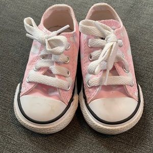Converse Size 4 shoes